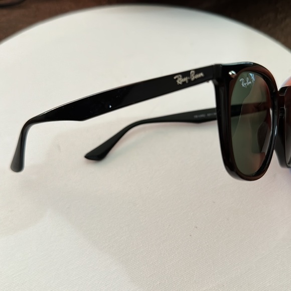 Ray Ban Polarized Unisex Sunglass RB4362
55-18-145 Black Square Authentic NEW - Picture 9 of 10